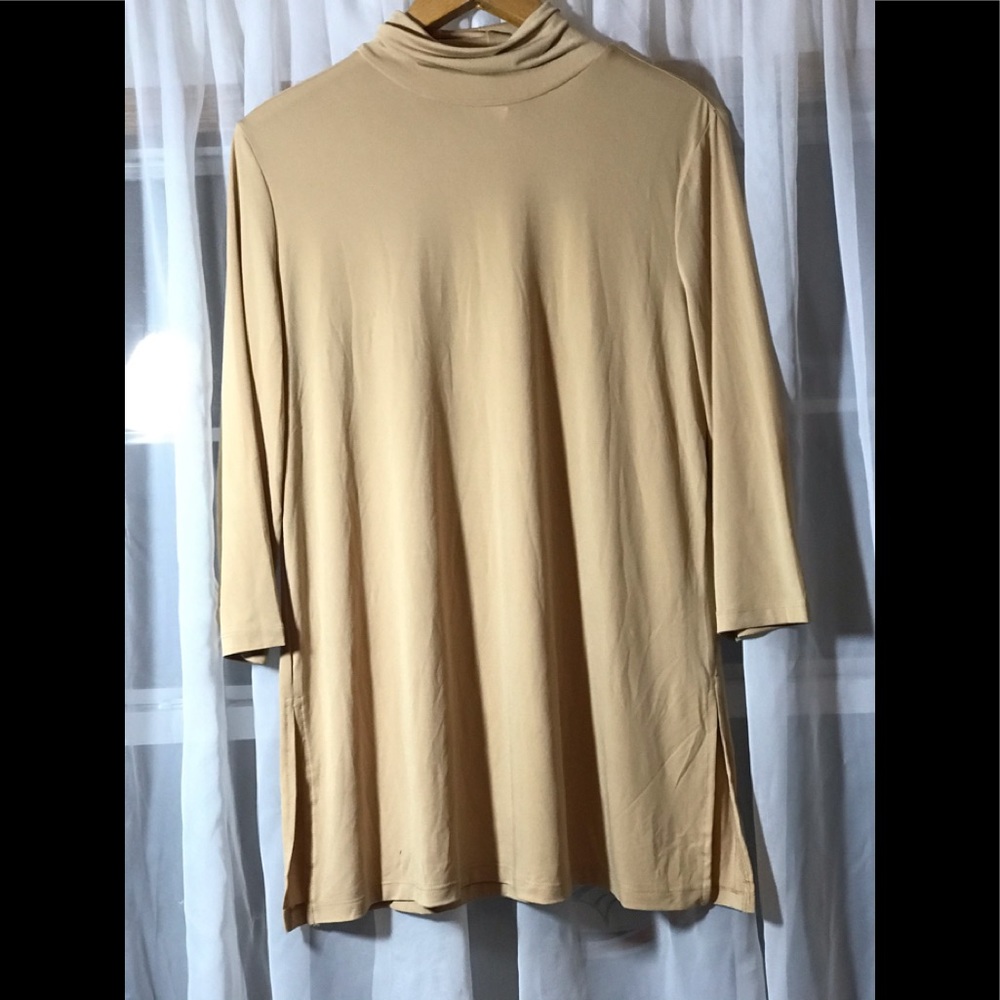 Cream Tunic by Stinky Brand Sz L